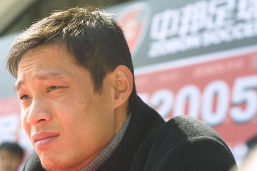 17岁的小埃梅里在法国国家队首秀破门后伤退，本轮法甲他刚刚伤愈复出。